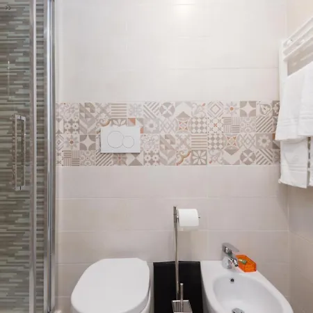 Vittorio Emanuele-1 By Interhome ローマ